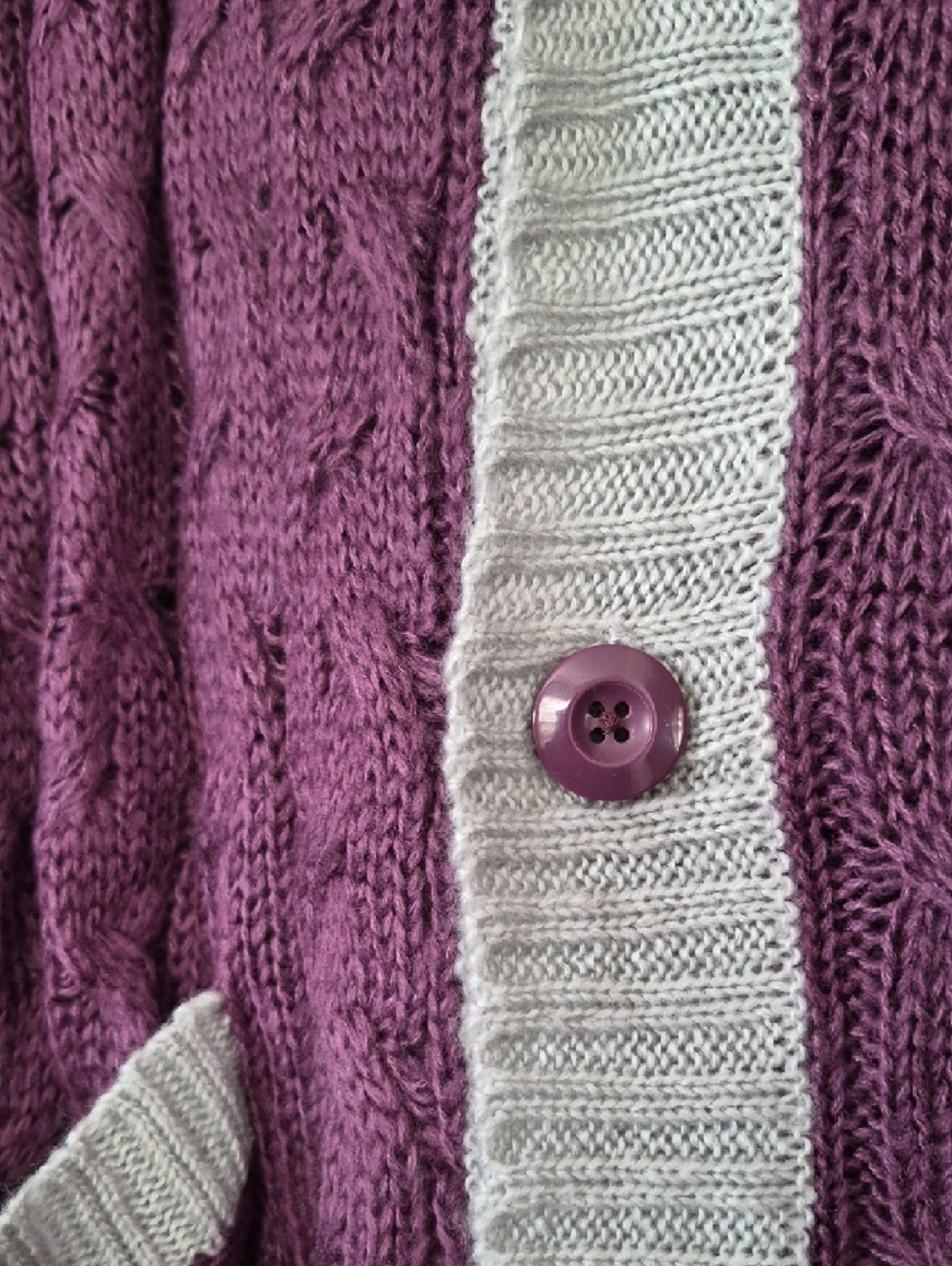 NWT Women's Mauve Purple V-Neck Cardigan Sweater with Light Gray Trim MED - Picture 9 of 12